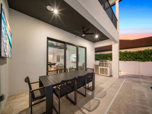 Luxury retreat in Naples - 4-Bedroom Home with Private Pool